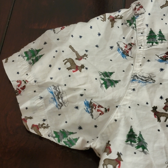 Free Planet Christmas Theme White Button Down Shirt Adult Size Small - Picture 12 of 16